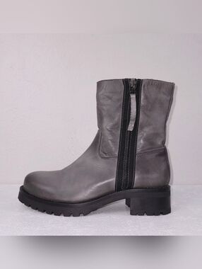 New! MIZ MOOZ Combat Boots Patina Heeled Leather Booties